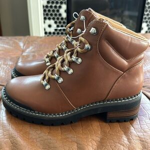 Universal thread from Target boots size women’s 7.5